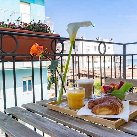 Hotel Greta B&B Rimini Kültér fotó