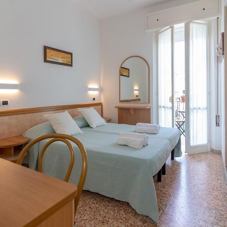 Hotel Greta B&B Rimini Kültér fotó