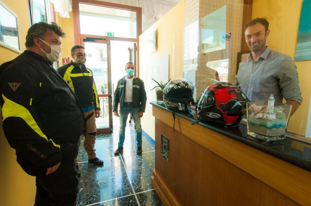 Hotel Greta B&B Rimini Kültér fotó