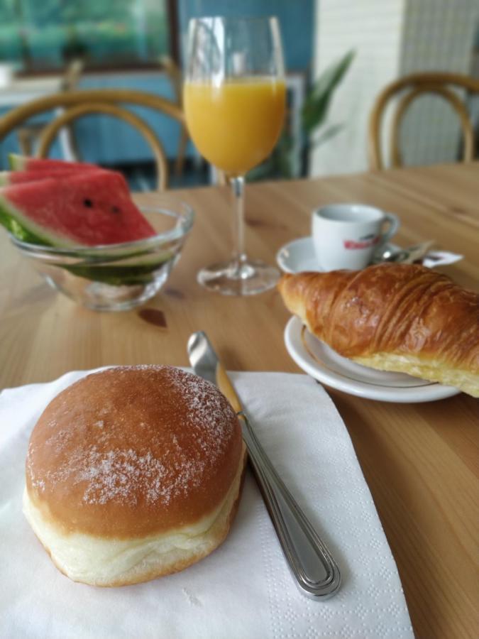Hotel Greta B&B Rimini Kültér fotó
