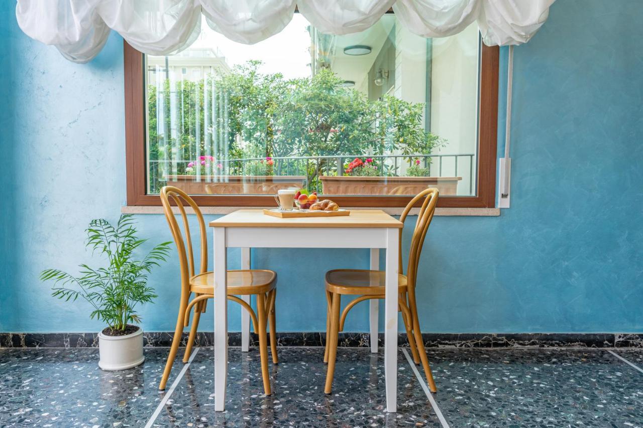 Hotel Greta B&B Rimini Kültér fotó