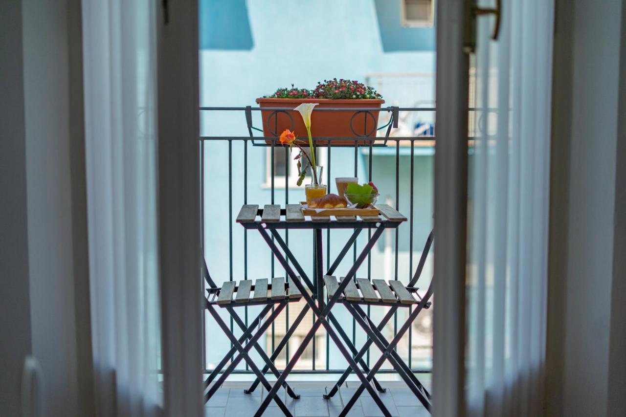 Hotel Greta B&B Rimini Kültér fotó