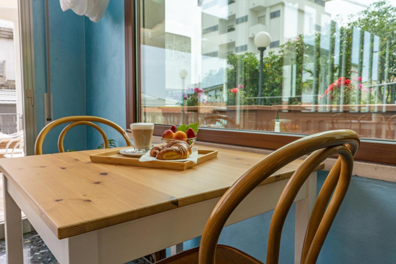 Hotel Greta B&B Rimini Kültér fotó