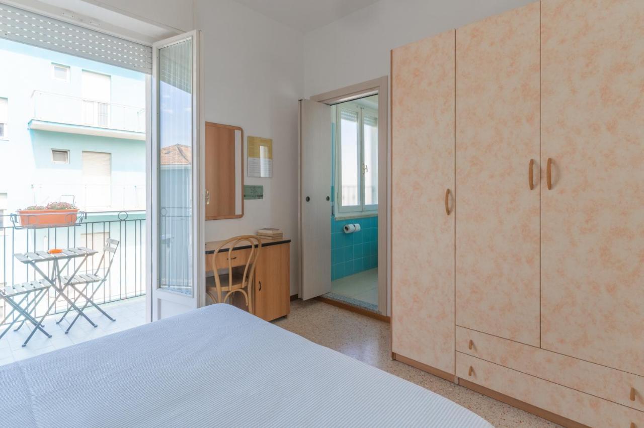 Hotel Greta B&B Rimini Kültér fotó