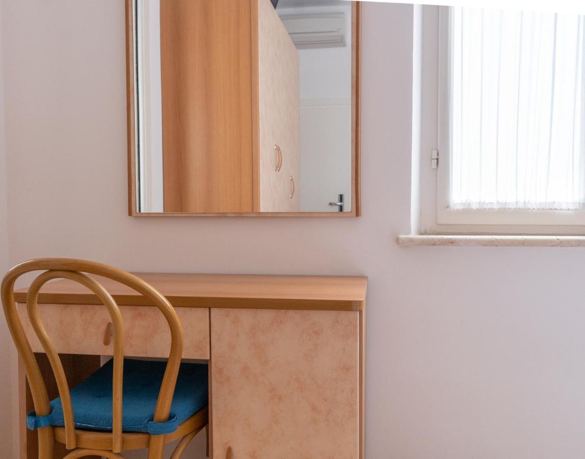 Hotel Greta B&B Rimini Kültér fotó