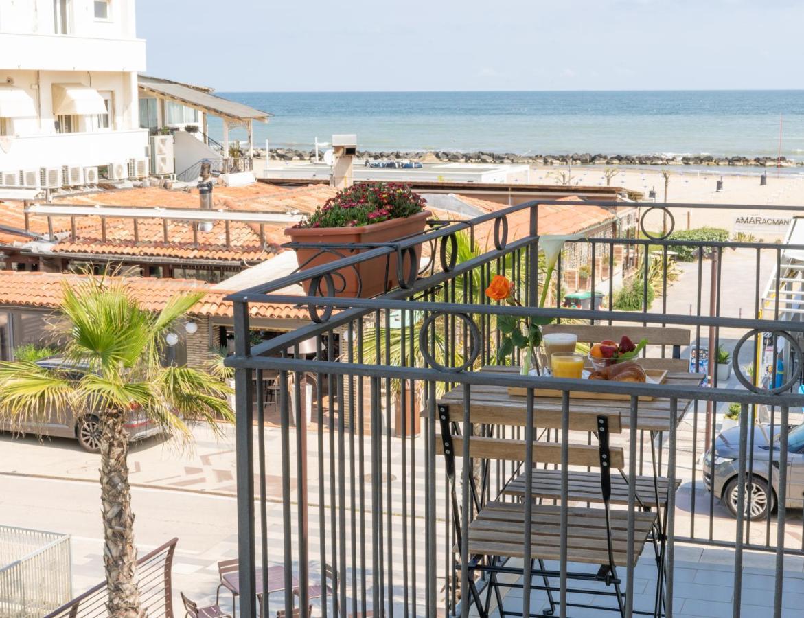 Hotel Greta B&B Rimini Kültér fotó
