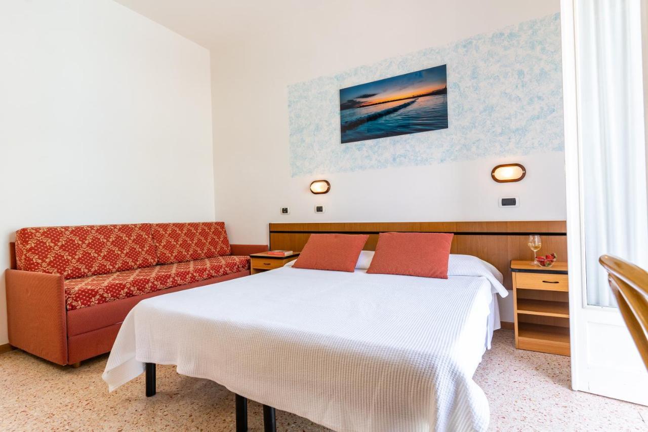 Hotel Greta B&B Rimini Kültér fotó