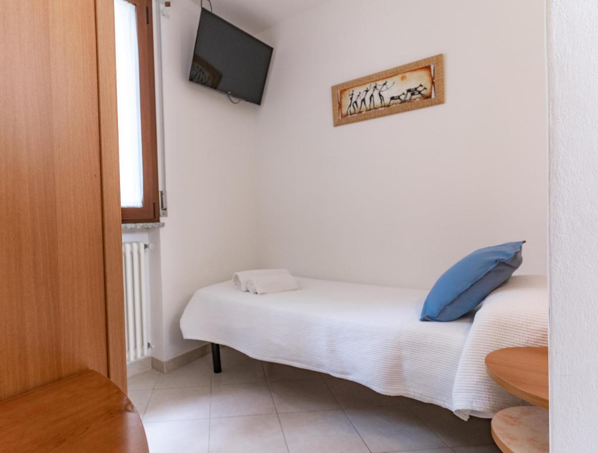 Hotel Greta B&B Rimini Kültér fotó
