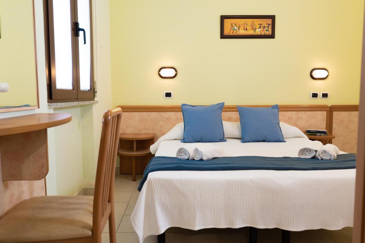 Hotel Greta B&B Rimini Kültér fotó