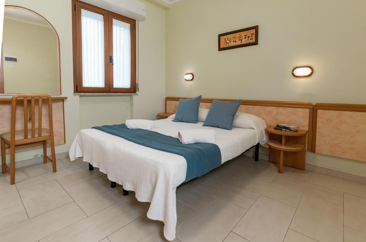 Hotel Greta B&B Rimini Kültér fotó