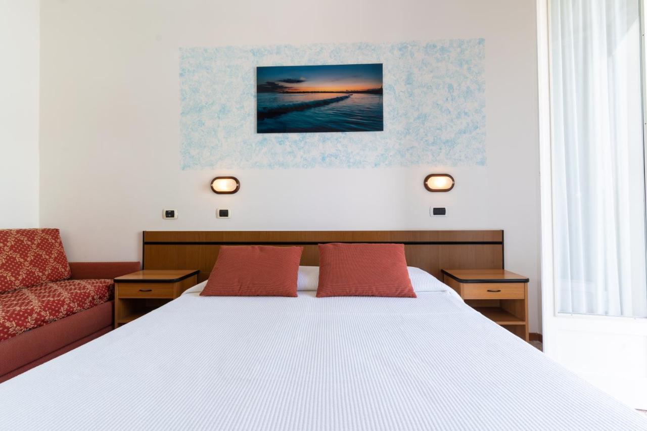 Hotel Greta B&B Rimini Kültér fotó