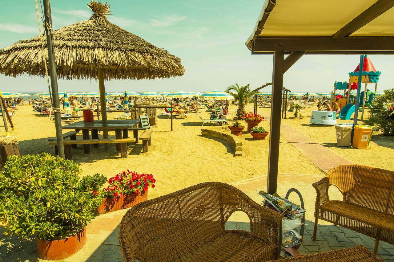 Hotel Greta B&B Rimini Kültér fotó