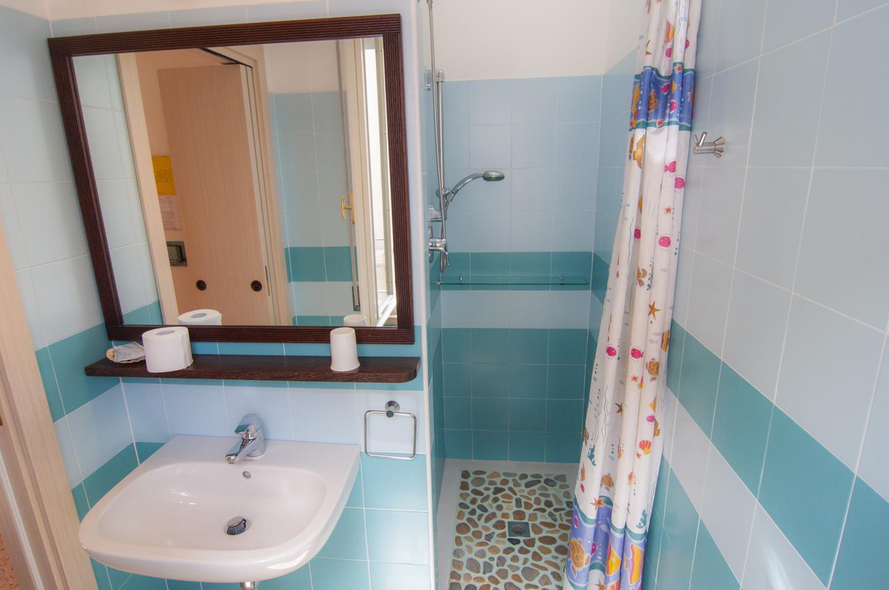 Hotel Greta B&B Rimini Kültér fotó